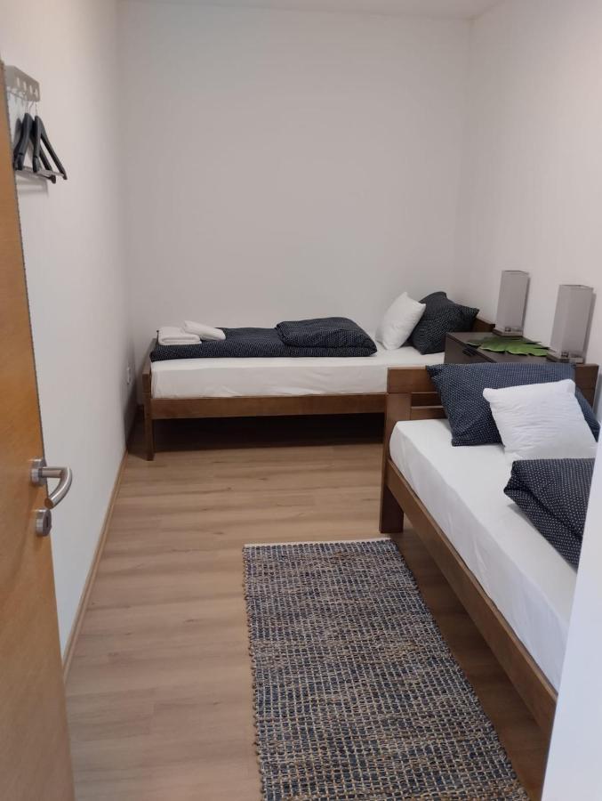 Apartman Zagreb , With Balcony And Free Parking Esterno foto