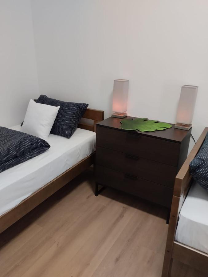 Apartman Zagreb , With Balcony And Free Parking Esterno foto