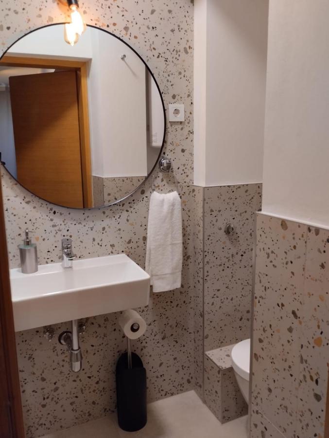 Apartman Zagreb , With Balcony And Free Parking Esterno foto