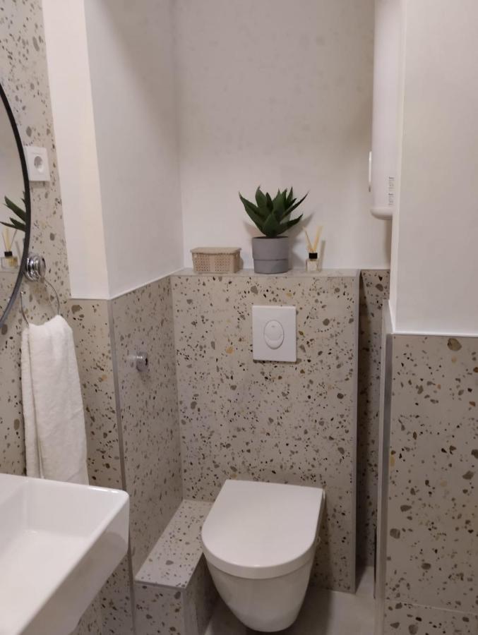 Apartman Zagreb , With Balcony And Free Parking Esterno foto