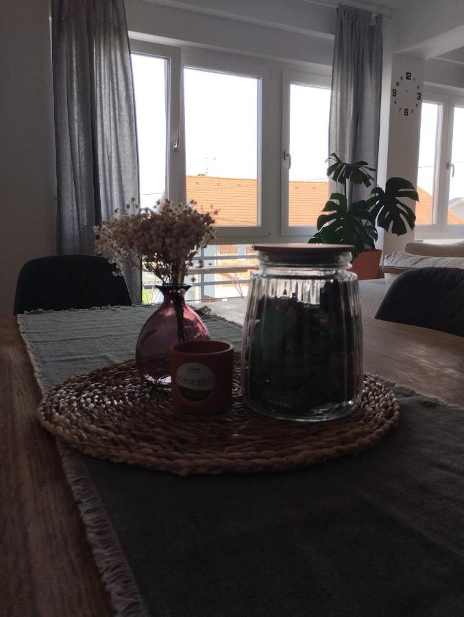 Apartman Zagreb , With Balcony And Free Parking Esterno foto