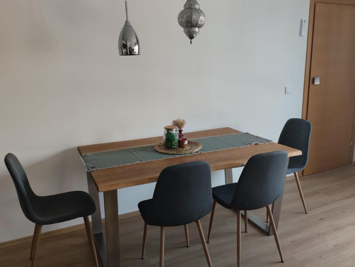 Apartman Zagreb , With Balcony And Free Parking Esterno foto