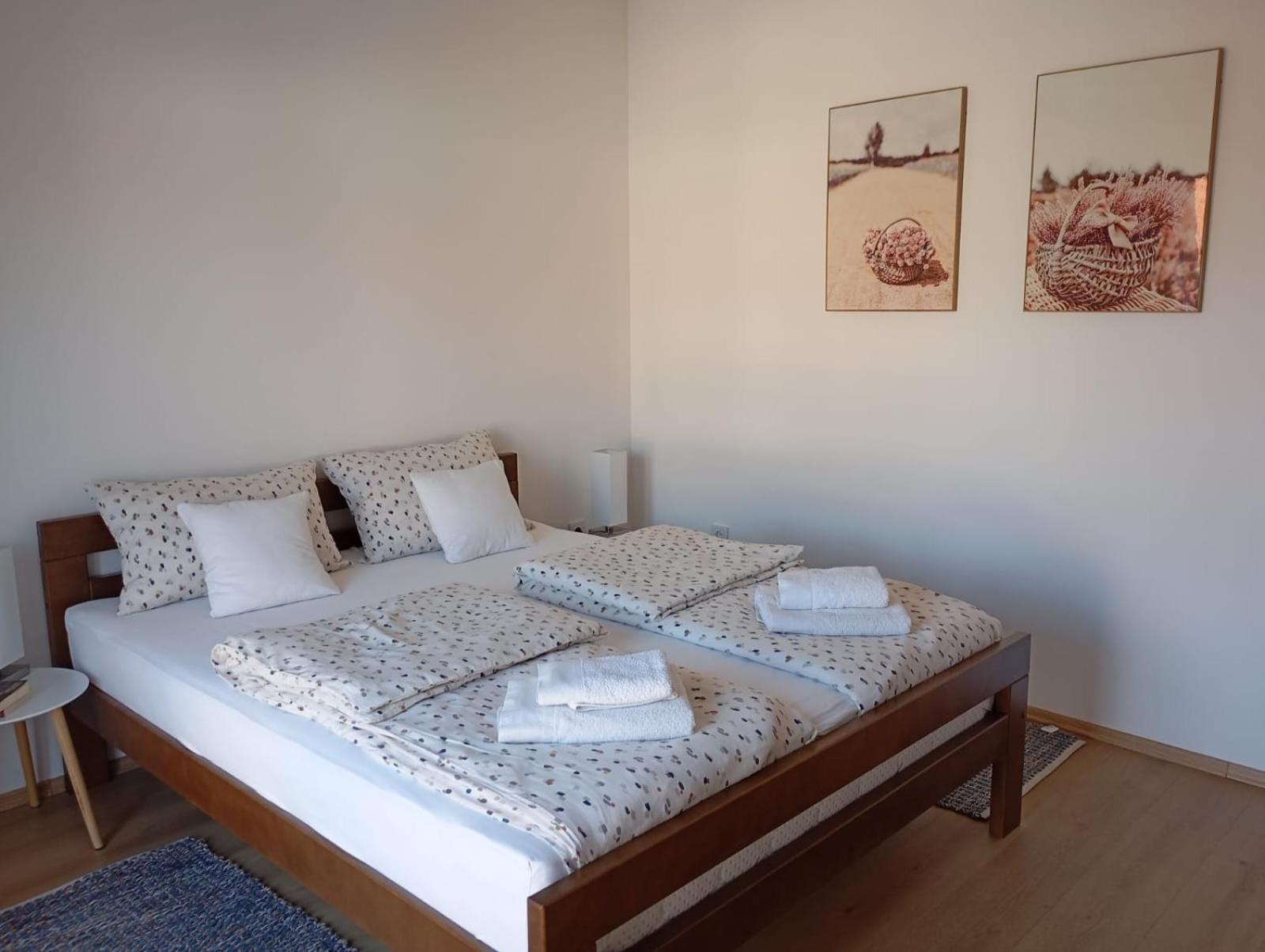 Apartman Zagreb , With Balcony And Free Parking Esterno foto