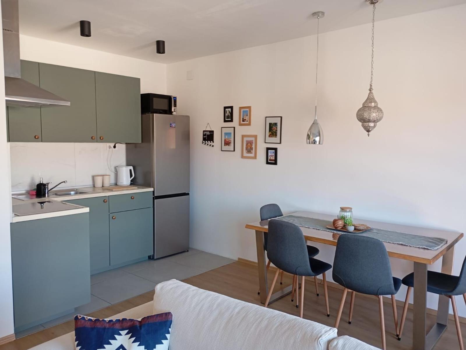Apartman Zagreb , With Balcony And Free Parking Esterno foto