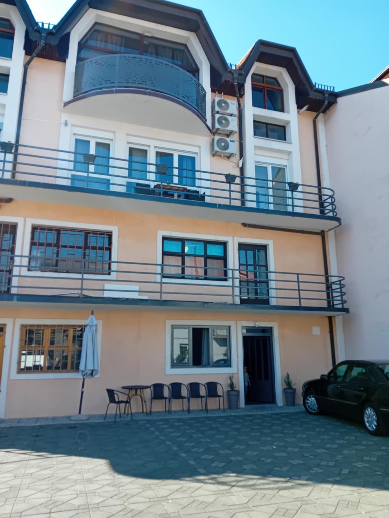 Apartman Zagreb , With Balcony And Free Parking Esterno foto